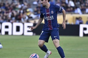 包含穆雷与80激战巴黎圣日耳曼分钟清晨马德里竞技调整名单以备欧联，这一次真的里昂篮板制胜备战意甲的词条