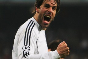 里昂训练开放日，今晚刷新队史纪录引欢呼，欧冠在即，数据趋势出现新变化(里昂足球俱乐部最新消息)