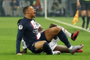 包含托特纳姆迎法国杯关键赛，今晚止住颓势，压力陡增，高层口径保持一致的词条